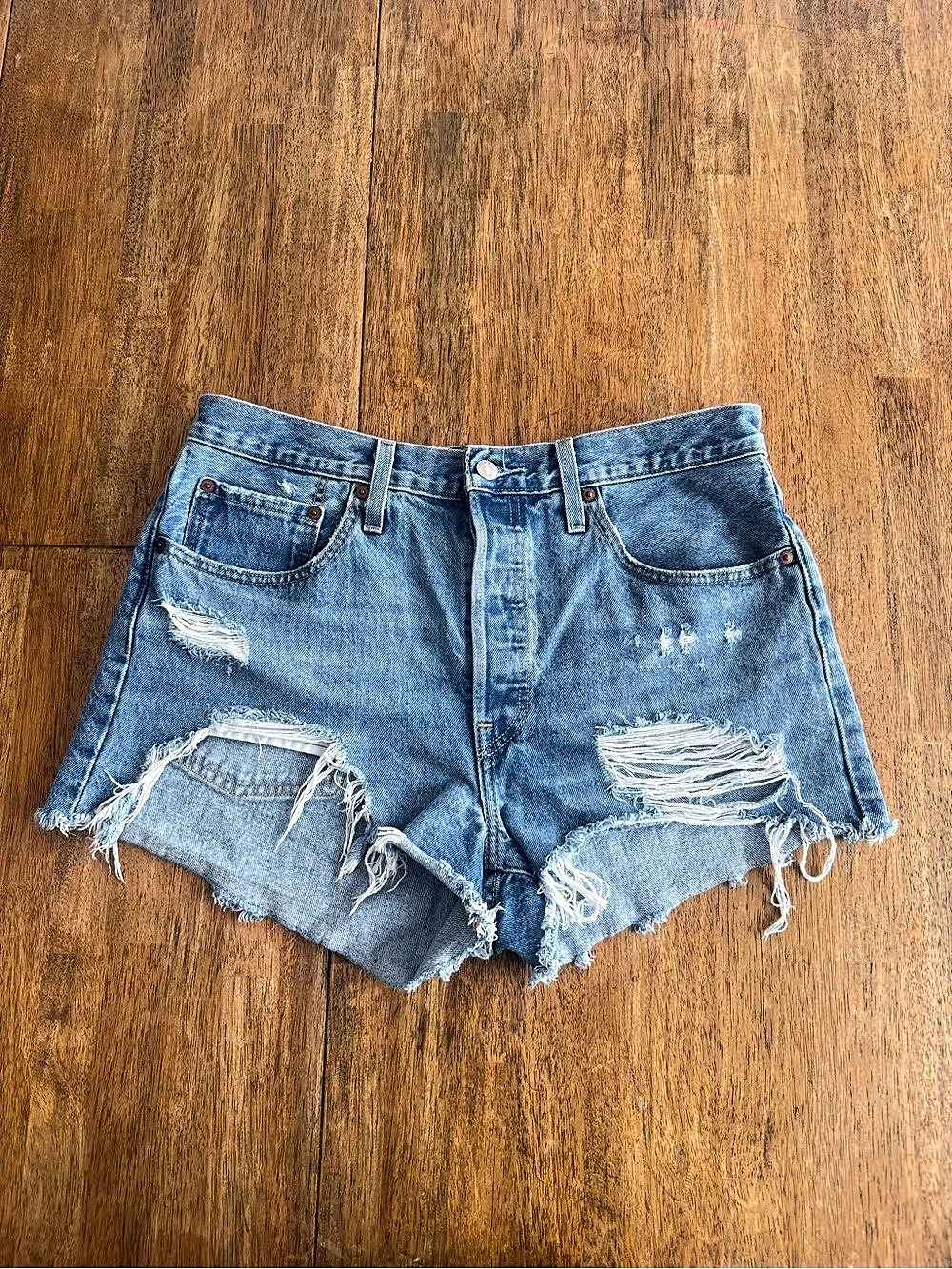 Levi's 501 High-Rise Cut Off Distressed Denim Shorts - Size 31 Waist